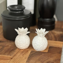 Load image into Gallery viewer, Pineapple shaped salt and pepper shakers